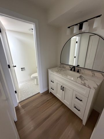 9051 S Roberts Road 205, Hickory Hills, IL 60457