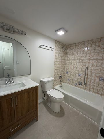 9051 S Roberts Road 205, Hickory Hills, IL 60457