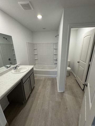 7040 Potomac Trail, Bauxite, AR 72011