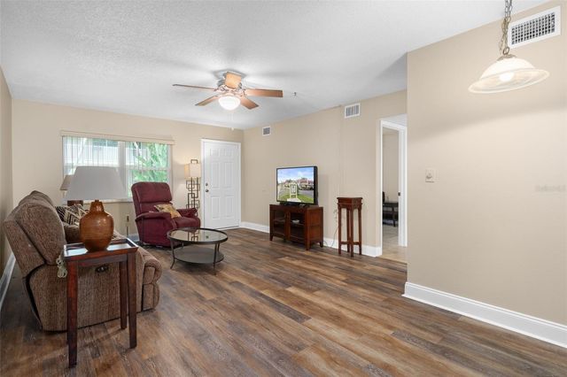 10033 64TH AVENUE N 4, St Petersburg, FL 33708