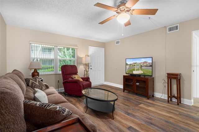 10033 64TH AVENUE N 4, St Petersburg, FL 33708