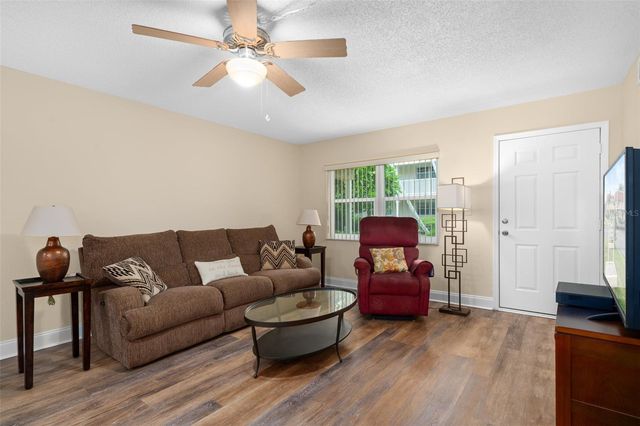 10033 64TH AVENUE N 4, St Petersburg, FL 33708