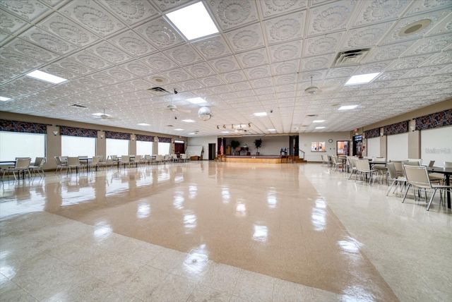 10033 64TH AVENUE N 4, St Petersburg, FL 33708