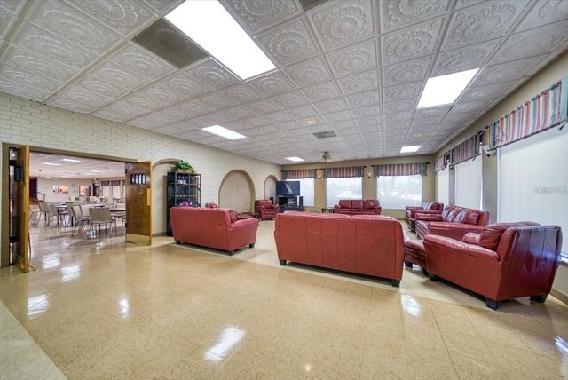 10033 64TH AVENUE N 4, St Petersburg, FL 33708