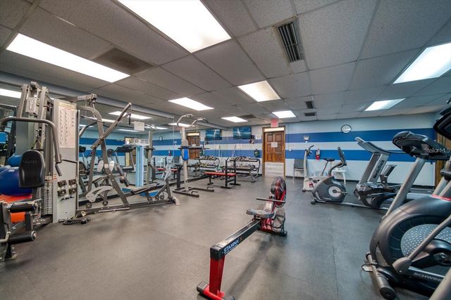 10033 64TH AVENUE N 4, St Petersburg, FL 33708