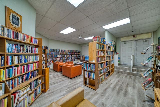 10033 64TH AVENUE N 4, St Petersburg, FL 33708