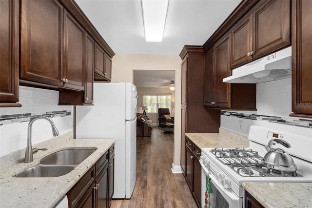 10033 64TH AVENUE N 4, St Petersburg, FL 33708