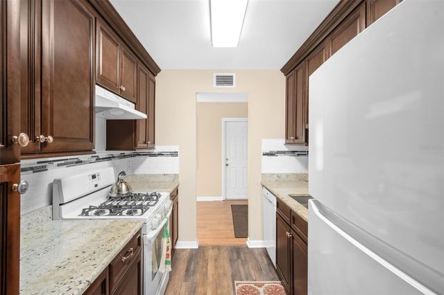 10033 64TH AVENUE N 4, St Petersburg, FL 33708