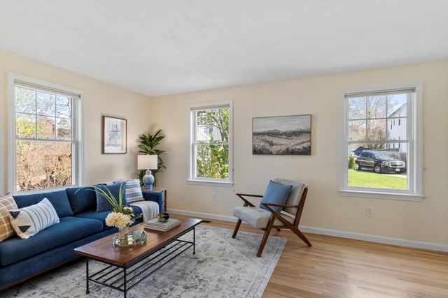 5 Westside Dr, Acton, MA 01720