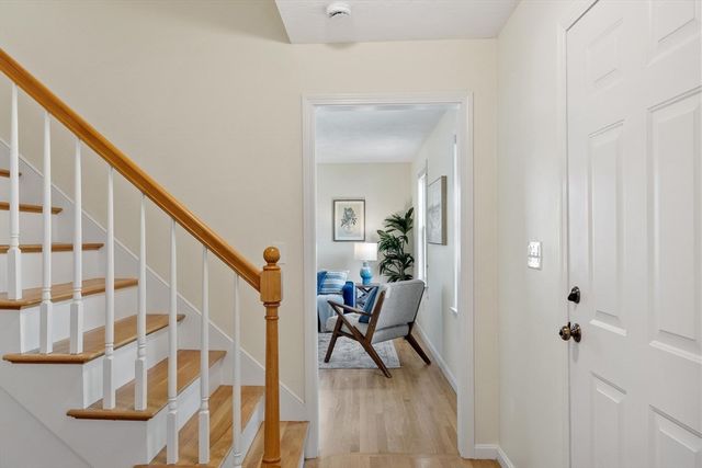 5 Westside Dr, Acton, MA 01720