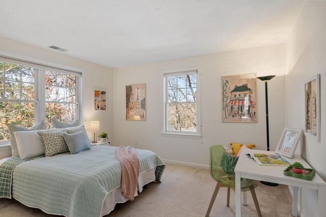 5 Westside Dr, Acton, MA 01720