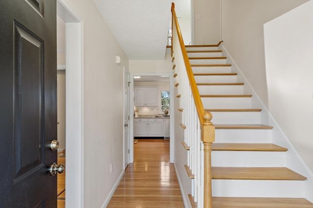 5 Westside Dr, Acton, MA 01720