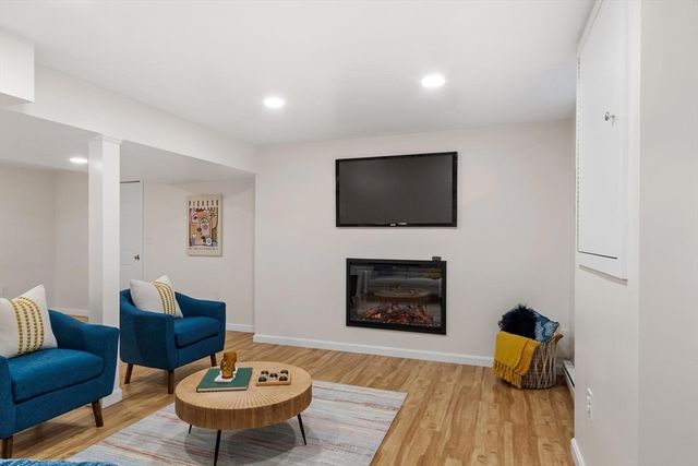 5 Westside Dr, Acton, MA 01720