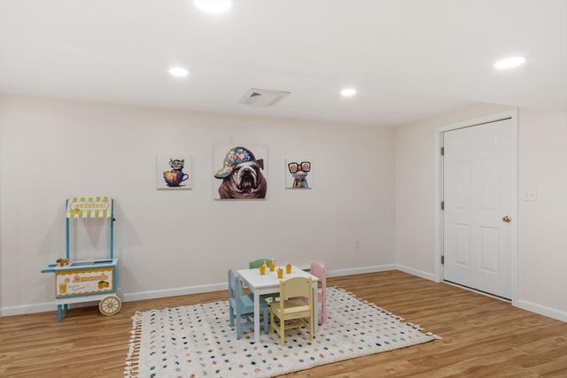 5 Westside Dr, Acton, MA 01720