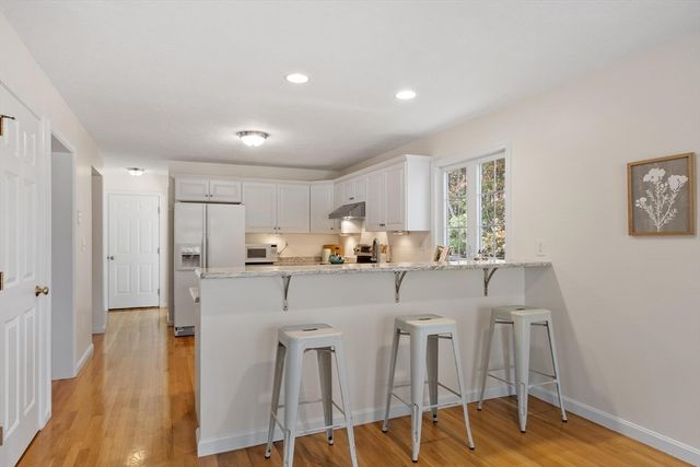 5 Westside Dr, Acton, MA 01720