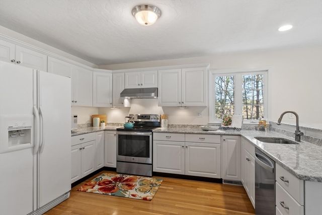 5 Westside Dr, Acton, MA 01720