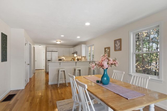 5 Westside Dr, Acton, MA 01720