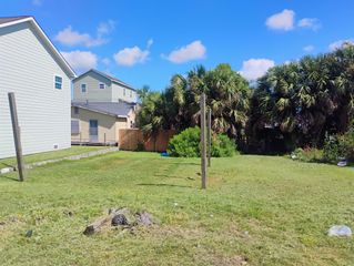5928 Avenue T 1/2, Galveston, TX 77551