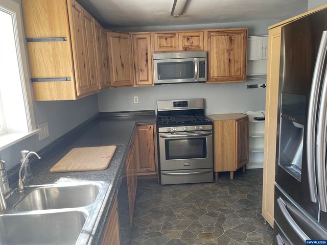 620 23rd St SE, Salem, OR 97301