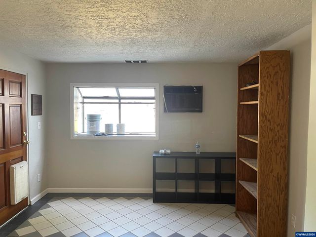 620 23rd St SE, Salem, OR 97301