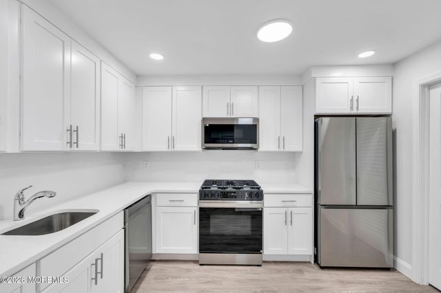 386 Hampton Place, Morganville, NJ 07751