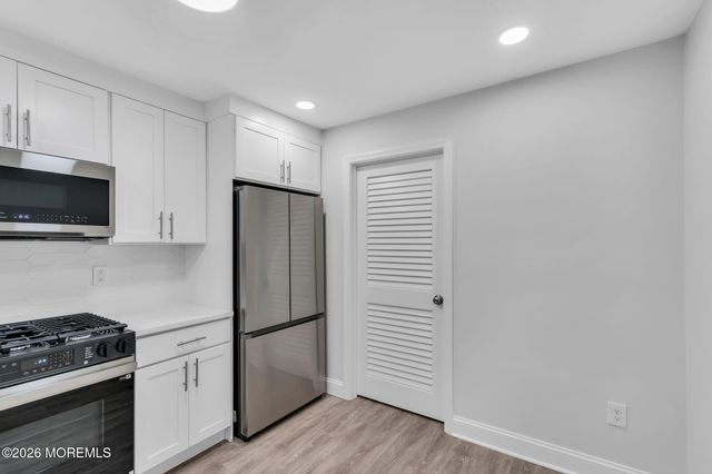 386 Hampton Place, Morganville, NJ 07751
