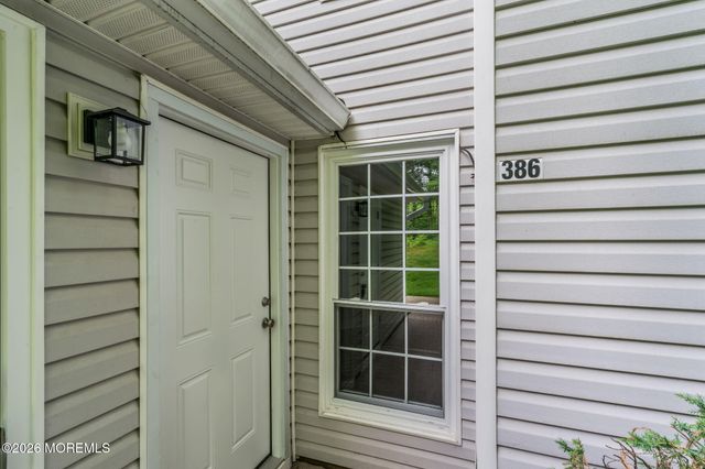 386 Hampton Place, Morganville, NJ 07751