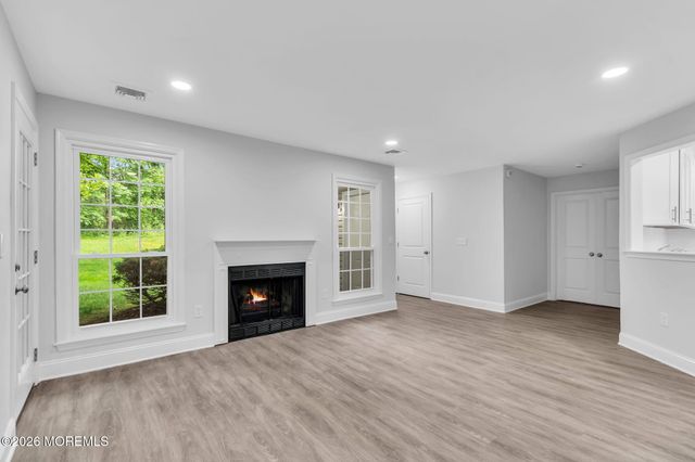 386 Hampton Place, Morganville, NJ 07751