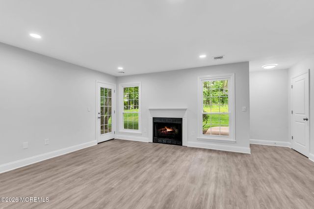 386 Hampton Place, Morganville, NJ 07751