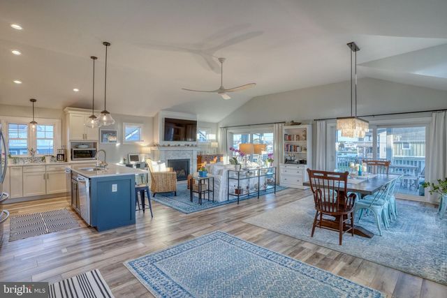 45 W DAGSBORO ST, Fenwick Island, DE 19944