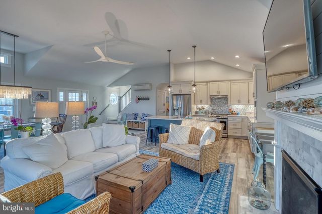 45 W DAGSBORO ST, Fenwick Island, DE 19944