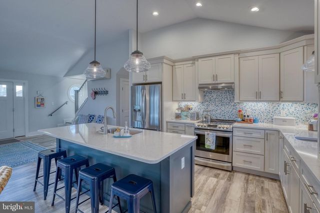 45 W DAGSBORO ST, Fenwick Island, DE 19944