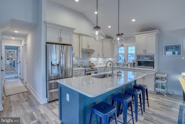 45 W DAGSBORO ST, Fenwick Island, DE 19944