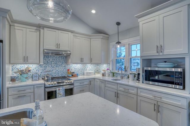 45 W DAGSBORO ST, Fenwick Island, DE 19944
