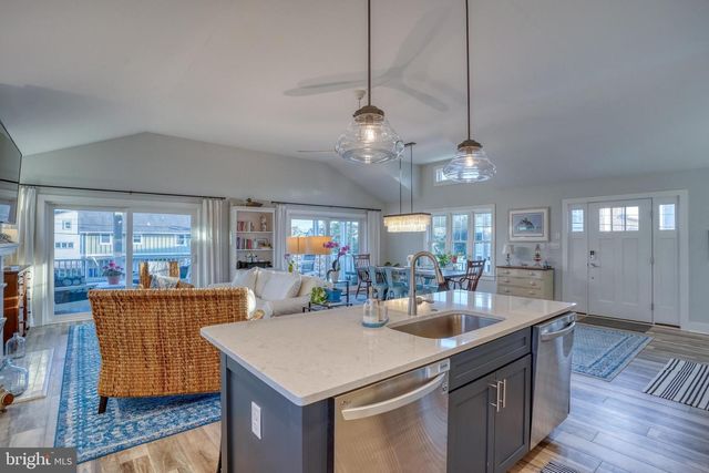 45 W DAGSBORO ST, Fenwick Island, DE 19944