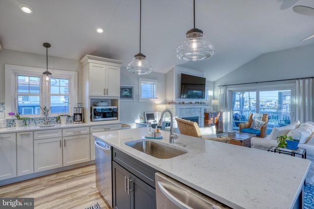45 W DAGSBORO ST, Fenwick Island, DE 19944