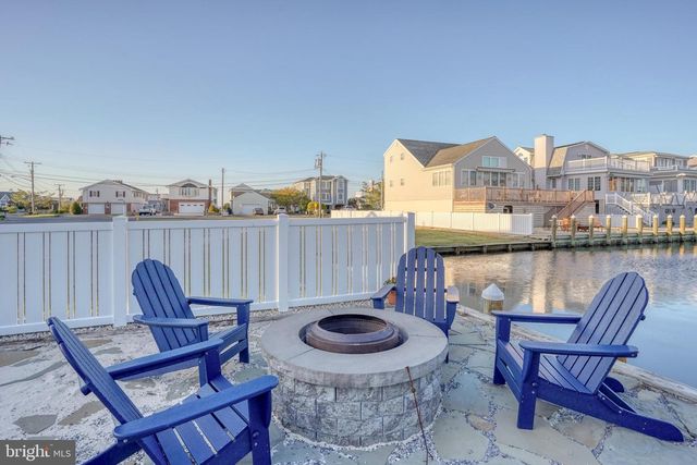 45 W DAGSBORO ST, Fenwick Island, DE 19944