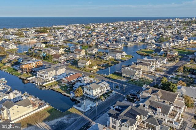 45 W DAGSBORO ST, Fenwick Island, DE 19944