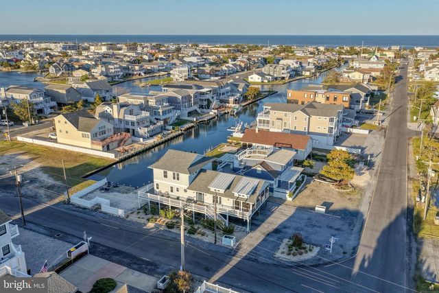 45 W DAGSBORO ST, Fenwick Island, DE 19944