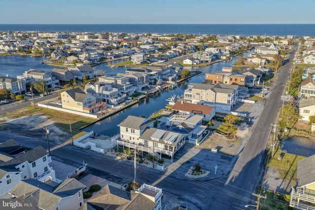 45 W DAGSBORO ST, Fenwick Island, DE 19944