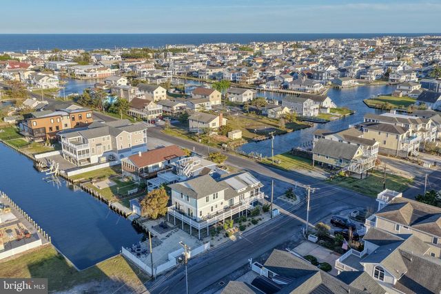 45 W DAGSBORO ST, Fenwick Island, DE 19944