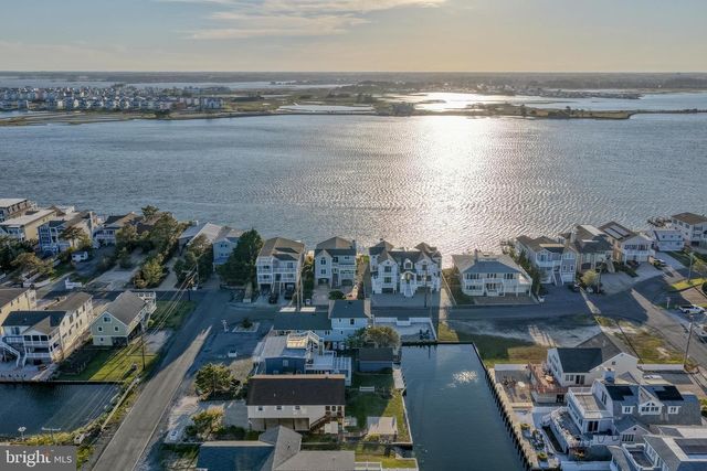45 W DAGSBORO ST, Fenwick Island, DE 19944