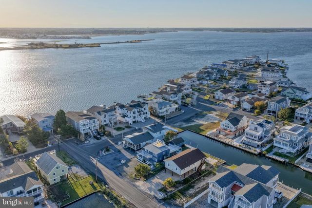45 W DAGSBORO ST, Fenwick Island, DE 19944