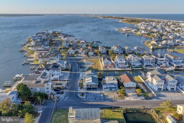 45 W DAGSBORO ST, Fenwick Island, DE 19944
