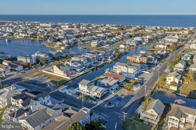 45 W DAGSBORO ST, Fenwick Island, DE 19944