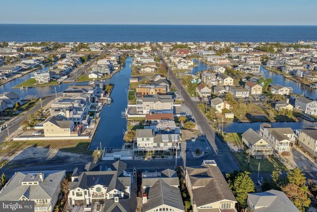 45 W DAGSBORO ST, Fenwick Island, DE 19944