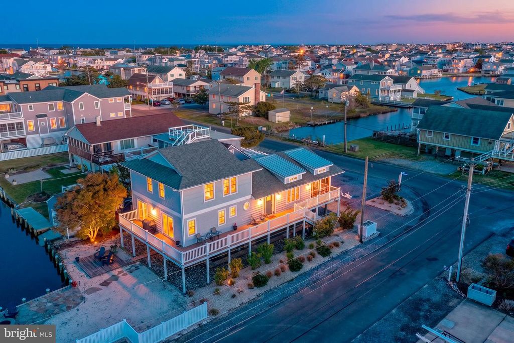 45 W DAGSBORO ST, Fenwick Island, DE 19944