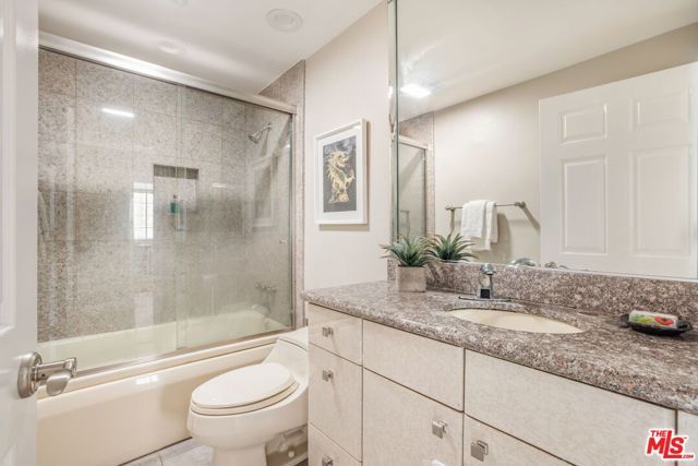 10511 Ashton Avenue 305, Los Angeles, CA 90024