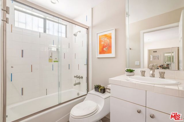 10511 Ashton Avenue 305, Los Angeles, CA 90024