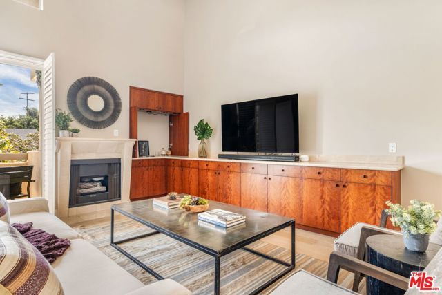 10511 Ashton Avenue 305, Los Angeles, CA 90024